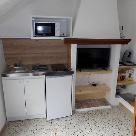 Eyguières Studio Chez Steph מראה חיצוני תמונה